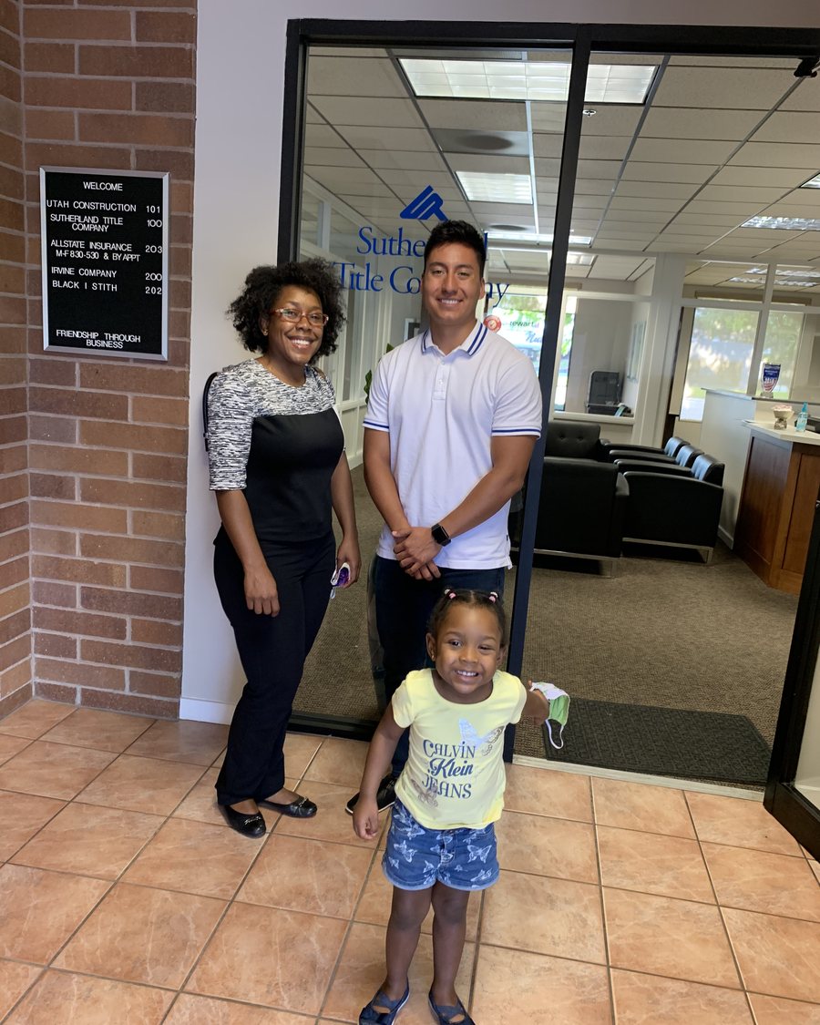Ishmael Villarroel with clients in West Valley City, 2020